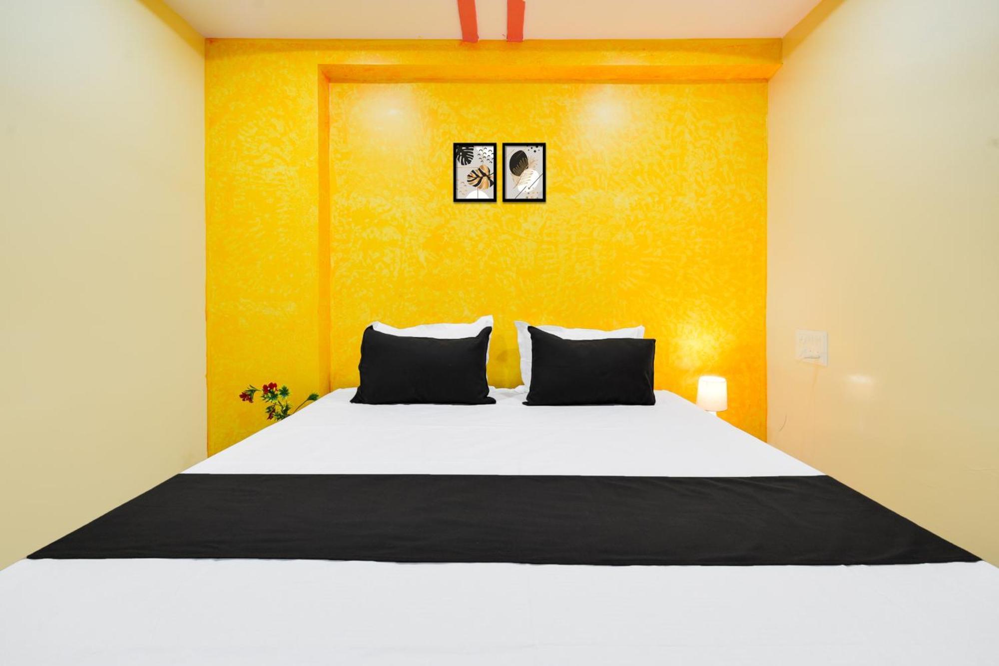Hotel O Lucky Grand Hyderabad Exterior foto